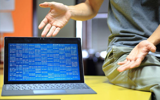 老河口 api php源码,下载的php源码怎么运行呢？